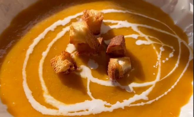 Тыквенный крем суп из тыквы, лука и чеснока запеченной в духовке рецепт