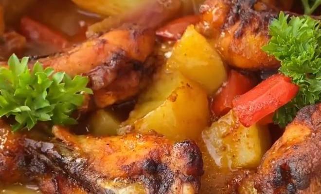 Курица с картошкой, кабачками, луком, перцем и чесноком в духовке рецепт