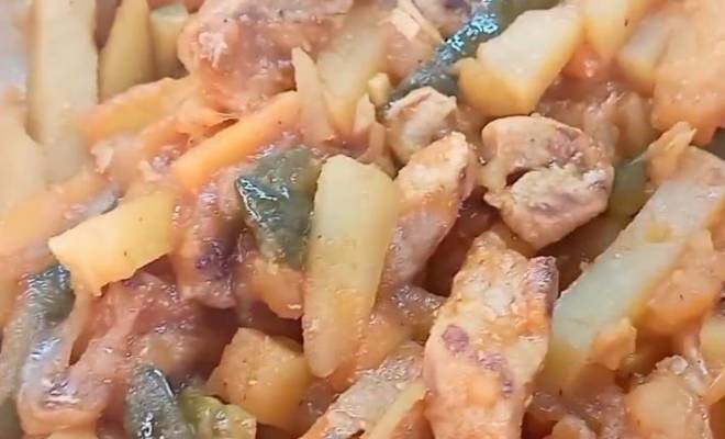 Азу со свининой, солеными огурцами и картошкой по татарски рецепт