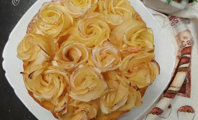 Сметанный пирог с яблочными розочками на творожном тесте рецепт