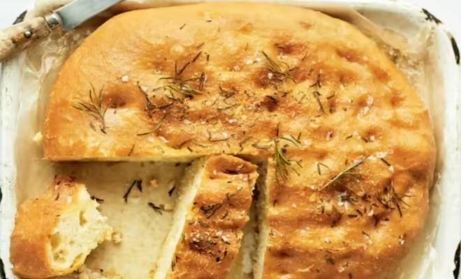 Хрустящий хлеб фокачча с розмарином на дрожжах и воде Гордона Рамзи рецепт