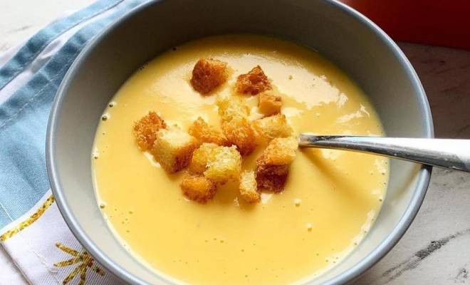 Сырный крем суп с плавленным сыром, картошкой, морковью и луком рецепт