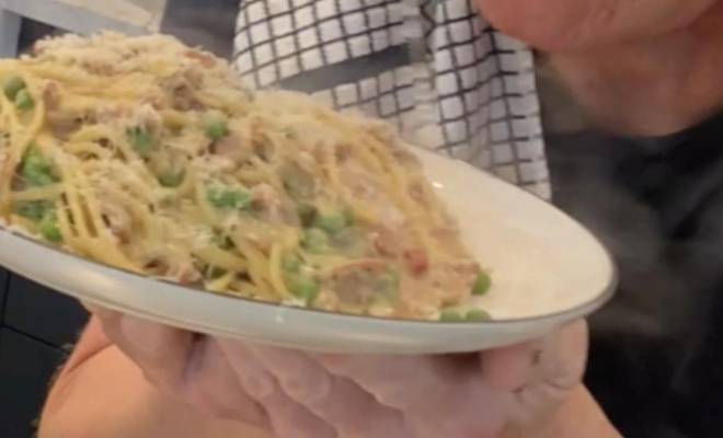 Спагетти карбонара с беконом, желтками, грибами и сыром Гордона Рамзи рецепт