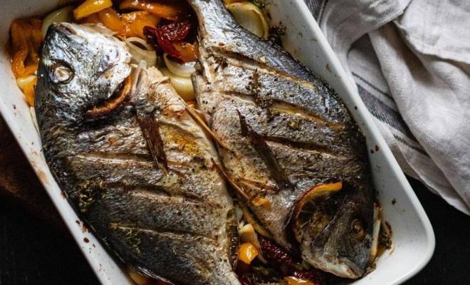 Запеченная рыба дорадо с овощами в духовке рецепт
