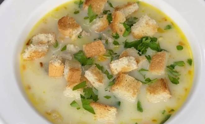 Суп с курицей, плавленым сыром, картофелем и луком рецепт