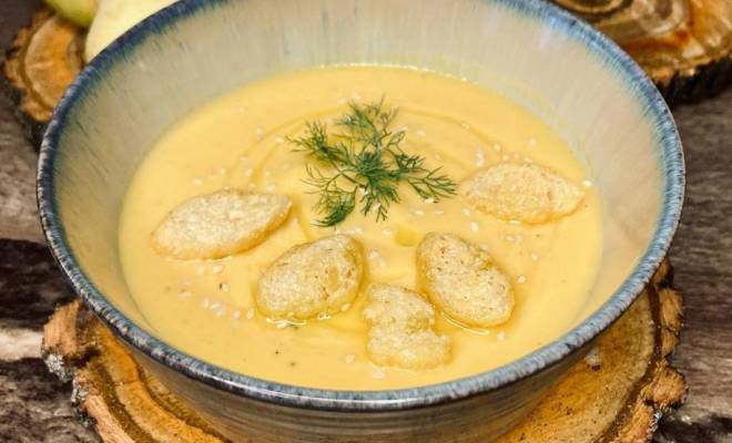 Тыквенный крем суп со сливками, чесноком, луком и картошкой рецепт