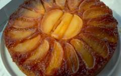 Перевернутый торт с яблоками и медом