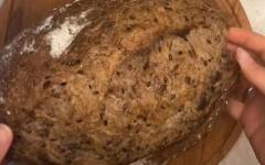 Домашний хлеб с льняной мукой и семечками льна