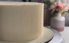 Крем чиз для выравнивания торта на масле