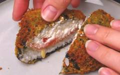 Суши сэндвич с лососем, огурцом и творожном сыром