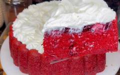 Тарт пирог Красный Бархат с вишней и творожным кремом