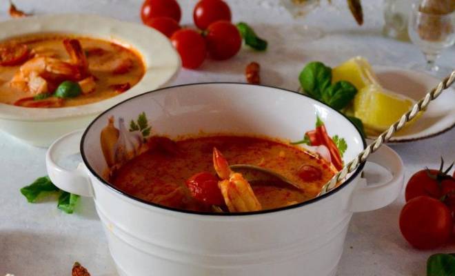 Суп том ям с креветками, грибами, помидорами и кокосовым молоком рецепт
