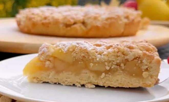Пирог Сбричолата с яблоками в духовке классический рецепт