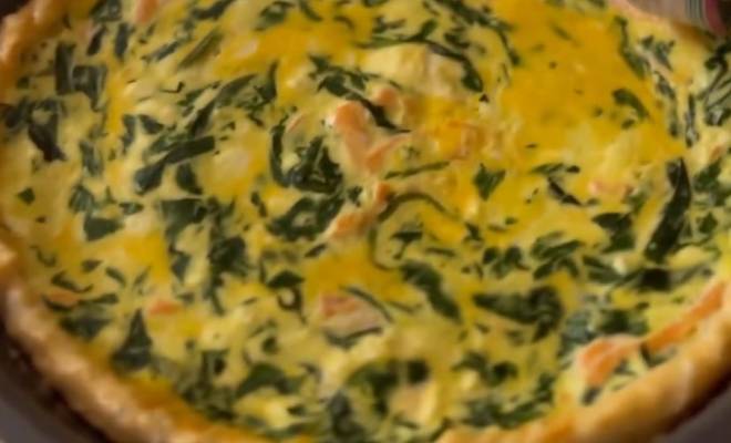 Пирог Киш с шпинатом, лососем и рикоттой рецепт