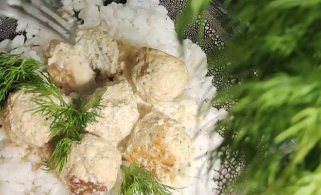 Куриные фрикадельки с цветной капустой, брокколи и сметаной рецепт