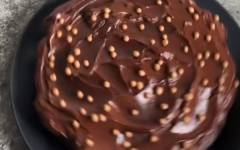 Шоколадный бисквит со сметанным кремом