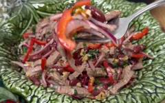 Салат с фасолью и говядиной Тбилиси
