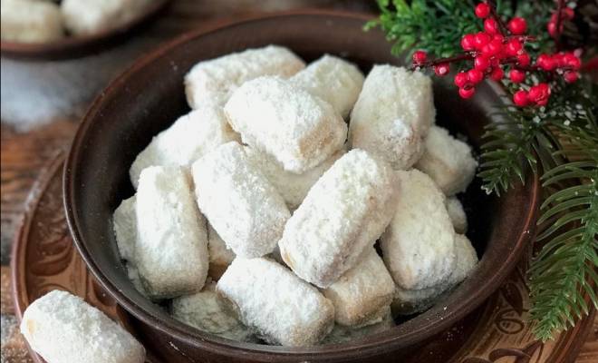 Песочное печенье Снежки с сахарной пудрой рецепт