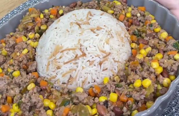 Рис с овощами и фаршем на сковороде рецепт