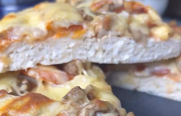 ПП пицца с курицей грибами и сыром без теста рецепт