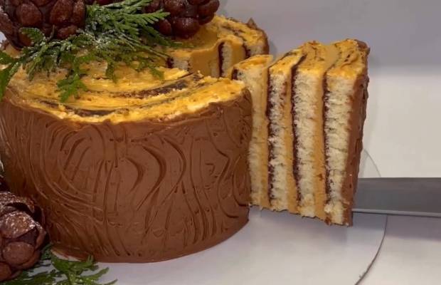 Новогодний торт из рулета бисквитного вертикальный рецепт