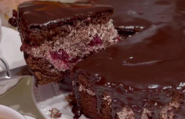 Шоколадный торт с вишневой начинкой рецепт