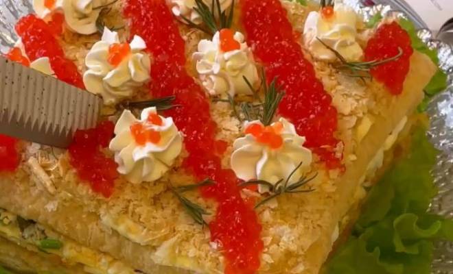 Закусочный торт Наполеон с красной рыбой, сыром и яйцом рецепт
