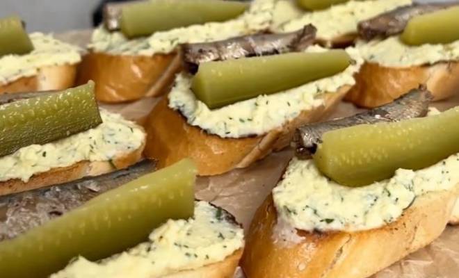 Еврейские бутерброды с намазкой со шпротами, сырком и яйцами рецепт
