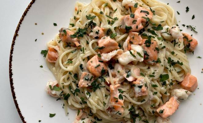 Спагетти с креветками и красной рыбой лососем рецепт
