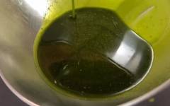 Базиликовое масло с петрушкой в домашних условиях