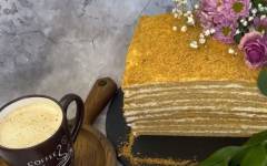Торт медовик с творожным сыром и сгущенкой