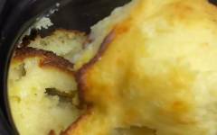 Картофельная бабка с луком, сметаной и яйцом в духовке