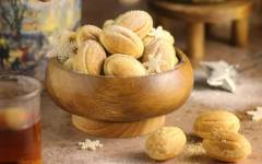Печенье орешки с вареной сгущенкой в орешнице