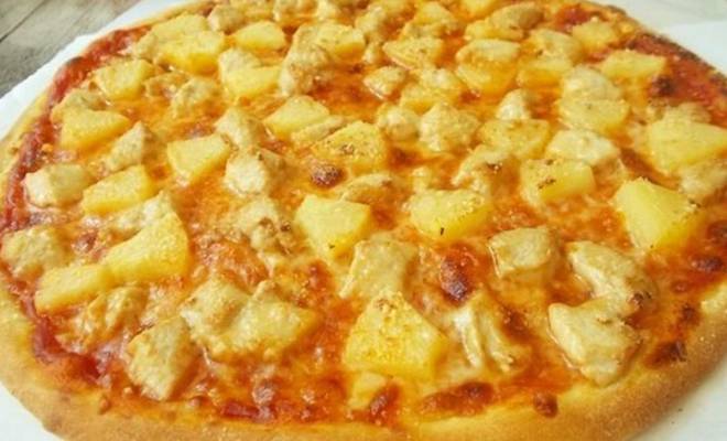 Гавайская Пицца с ананасами и куриной грудкой рецепт