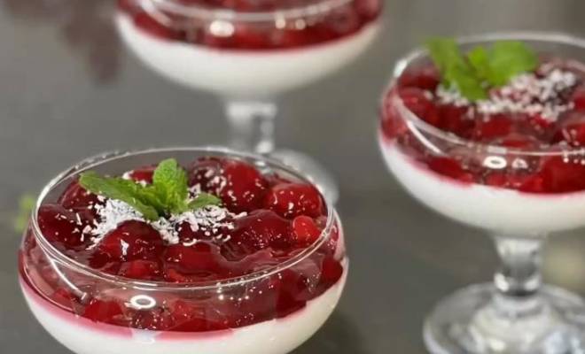 Десерт из творога и йогурта «Вишня в кокосе» рецепт