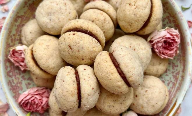 Ореховое печенье "Поцелуй Дамы" с шоколадной начинкой рецепт