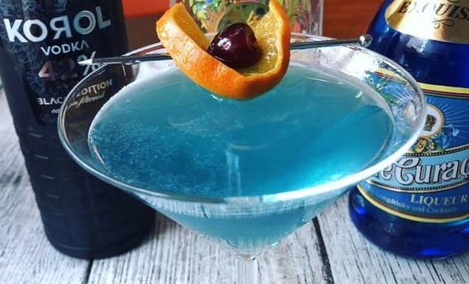 Коктейль «Голубая лагуна» с джином рецепт