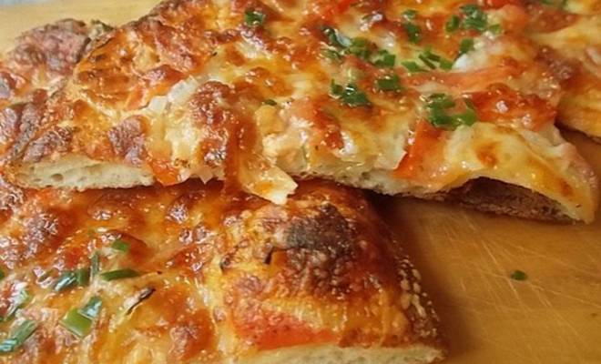 Пицца со сметаной и беконом «Украинский сувенир» рецепт