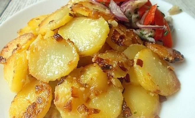 Жареная картошка со сметаной