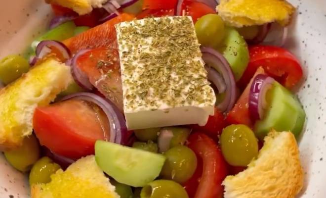 Греческий салат с сухариками рецепт