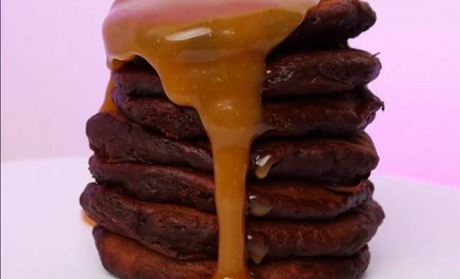 Шоколадно банановые пп панкейки из 4 ингредиентов рецепт