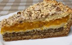 Ботлихский пирог с курагой и орехами