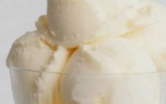 Лимонное мороженое из желтков и йогурта