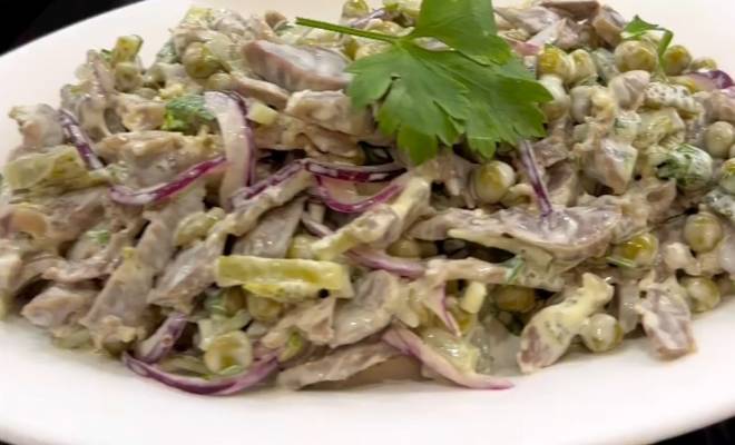 Салат с куриных желудков с луком рецепт