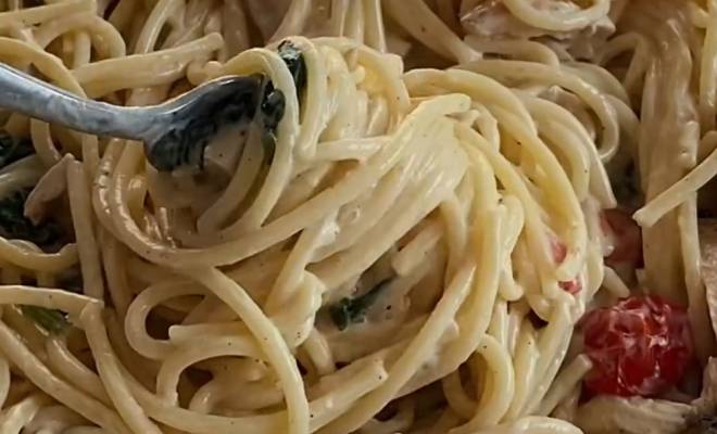 Спагетти в сливочном соусе с курицей рецепт