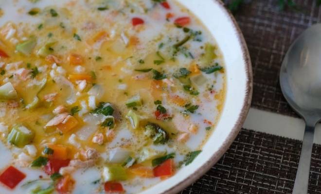 Рыбный суп с брокколи, морковью и рисом рецепт