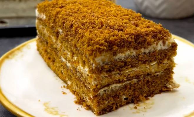 Ленивый торт Медовик с кремом из сливок рецепт