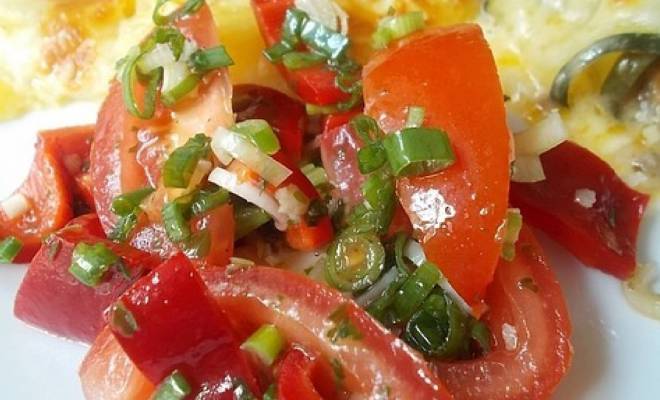 Салат из помидоров с луком и сладким перцем рецепт