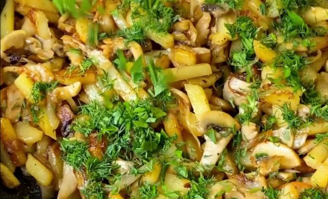 Видео Картофель с грибами на сковороде жареные рецепт