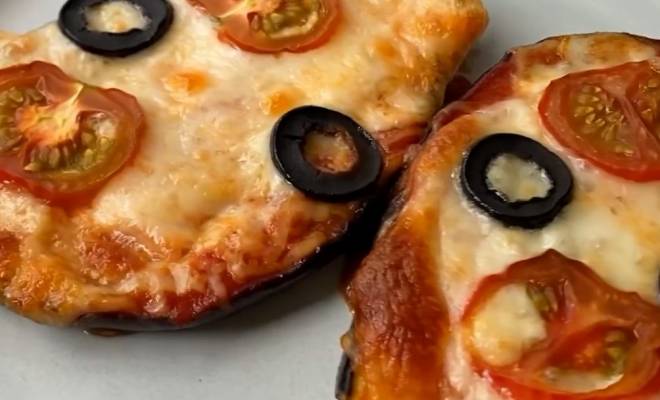 Баклажановая пицца с сыром и помидорами рецепт